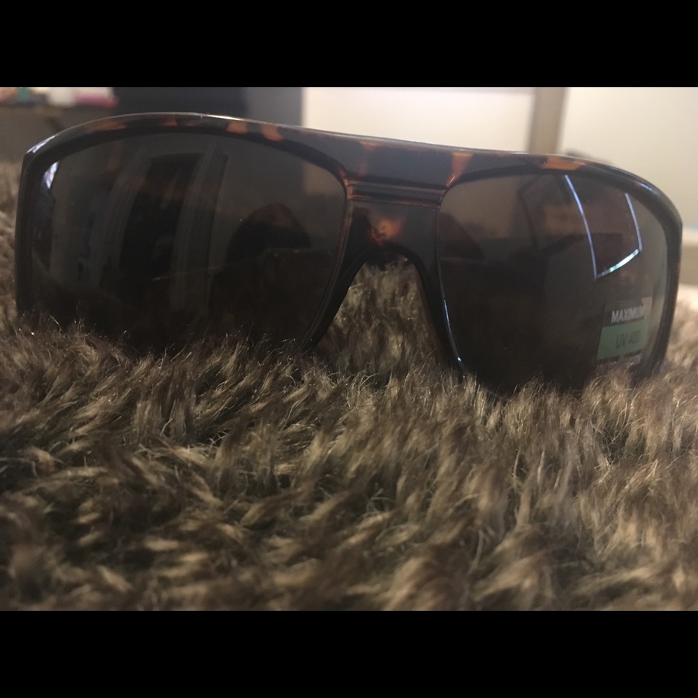 SQUARED SUNGLASSES